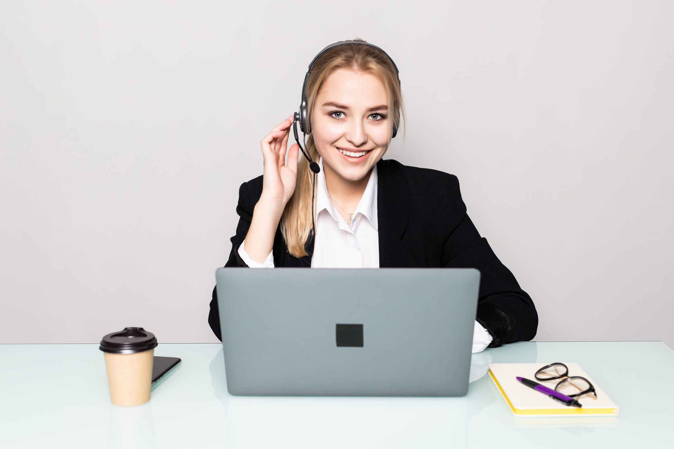 Contacto | Agencia de Marketing 360 2 eyemedia contacto hero